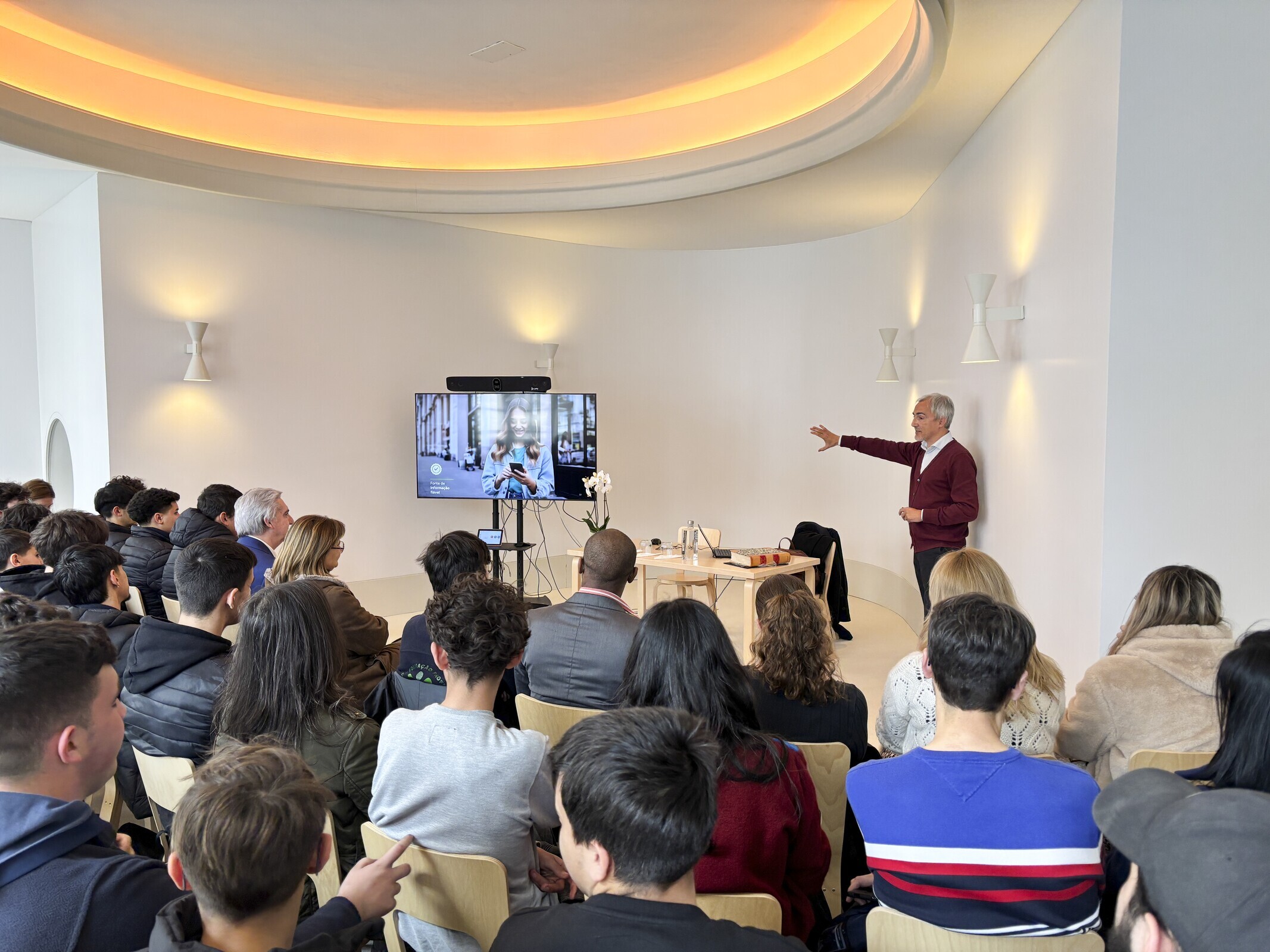 academia_0_1_2500_2500