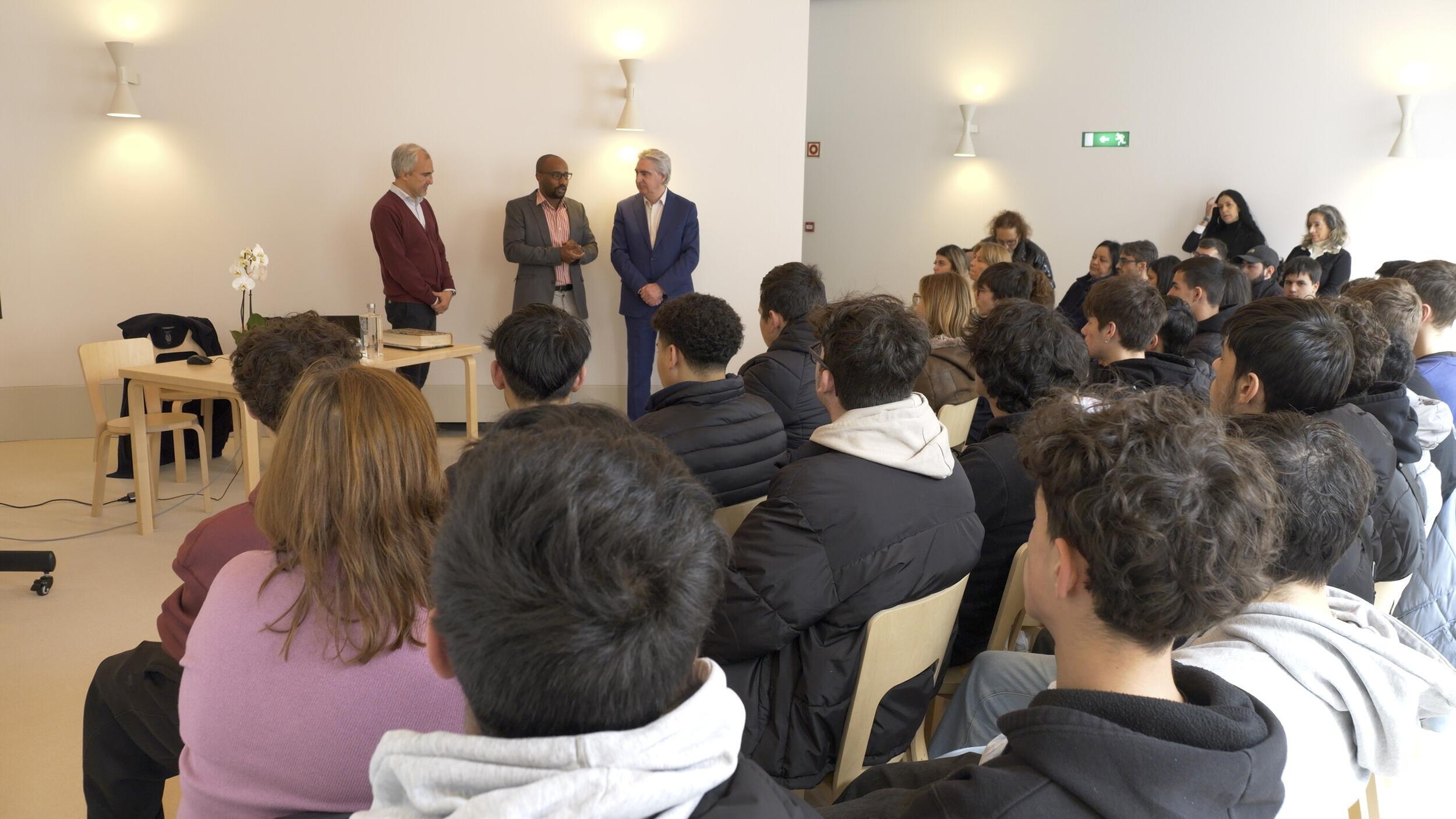 academia_0_9_1_2500_2500